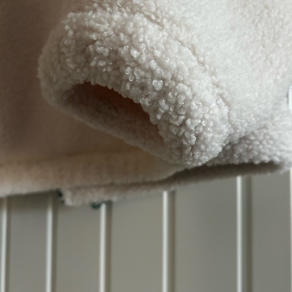 aerie Cream Sherpa Jacket with Green Quilted Shoulders - Picture 14 of 14